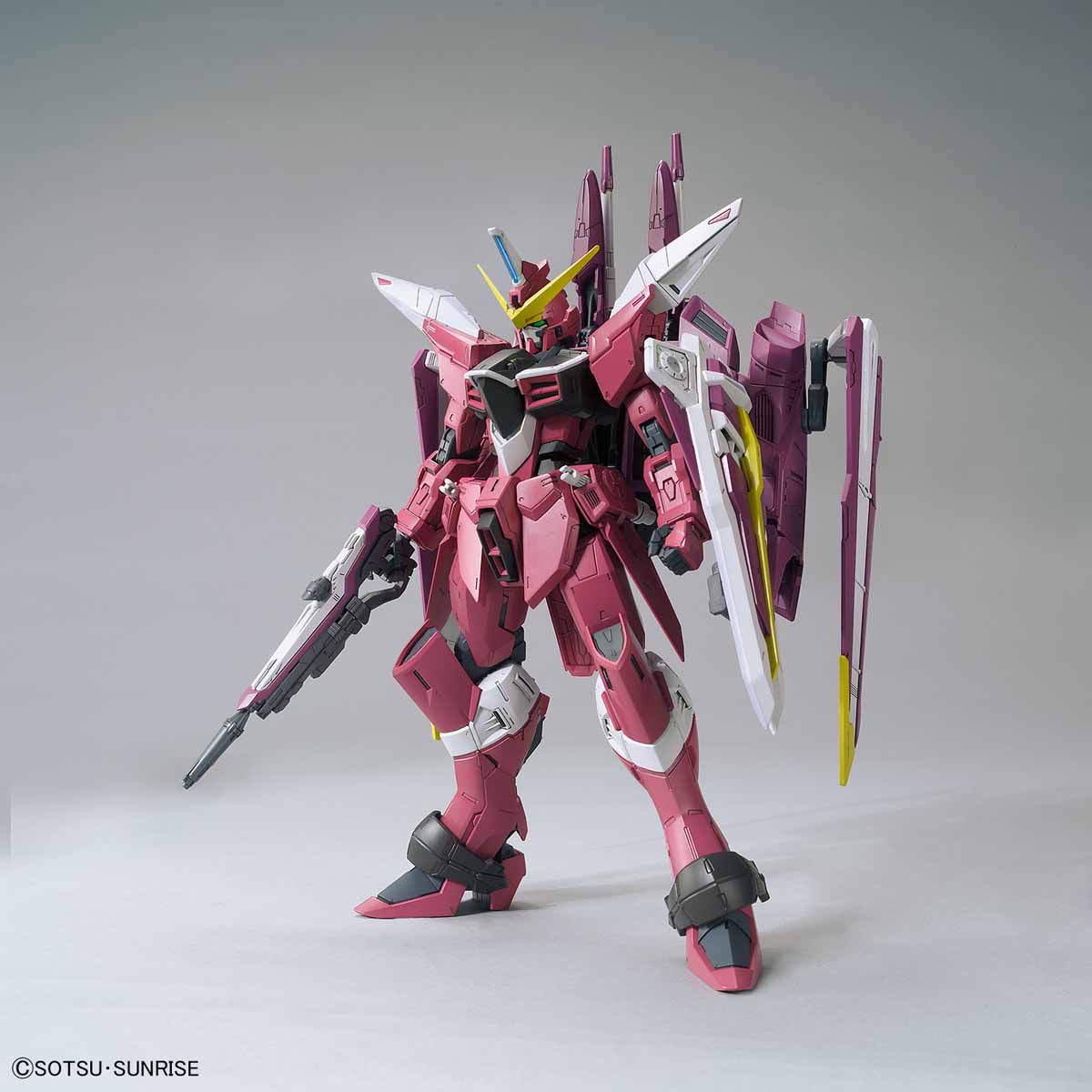 MG 1/100 Justice Gundam - Mobile Suit Gundam SEED